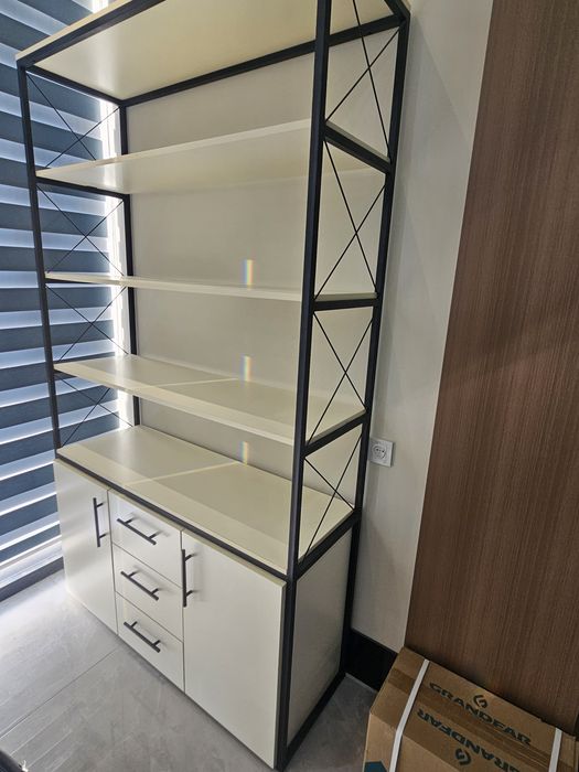 Лофт услубидаги стелажлар сотилади