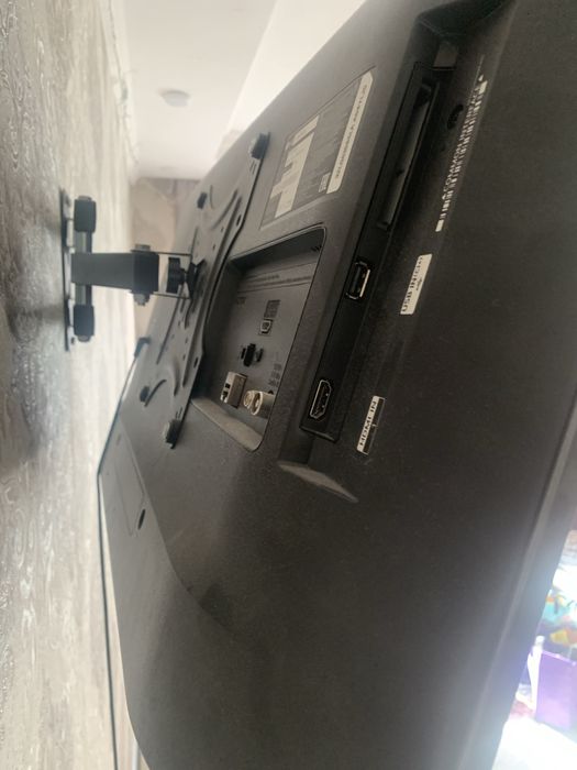 Телевизор LG покупался в сулпаке каробка имеется