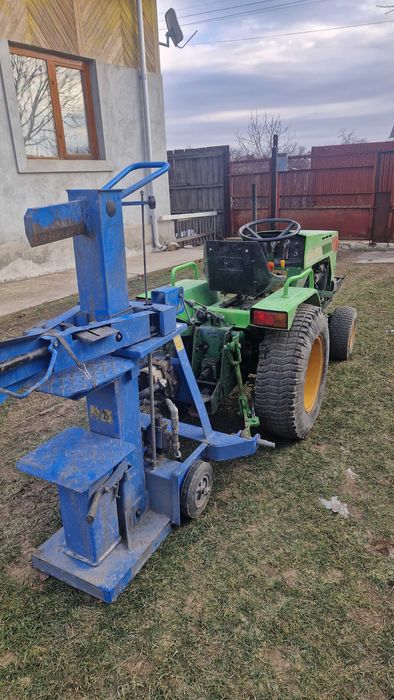 Despicator hidraulic 10 tone pentru tractor