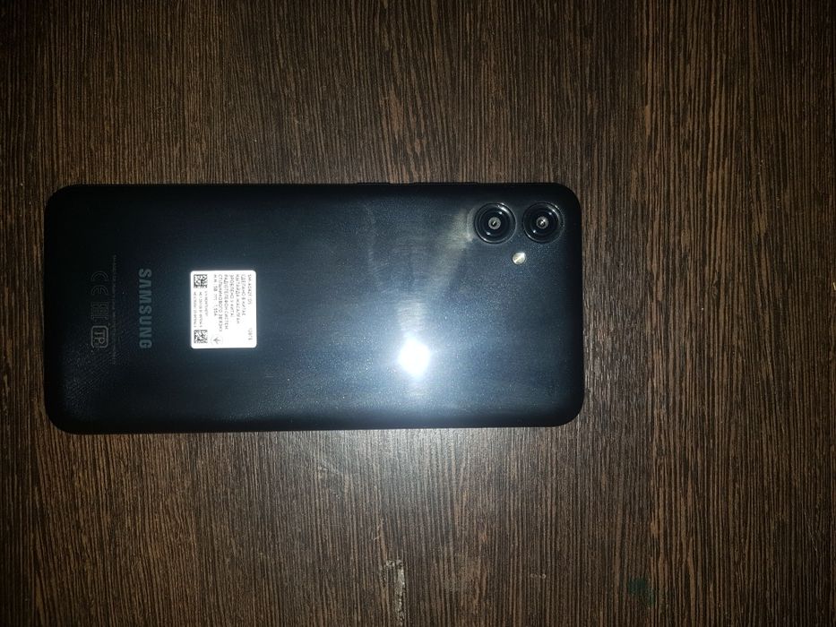 Продам телефон Самсунг обсалютно новый