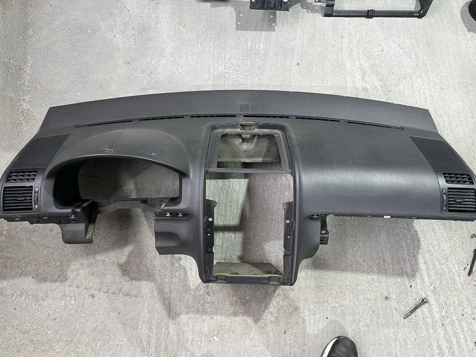 plansa bord volkswagen touran 2005