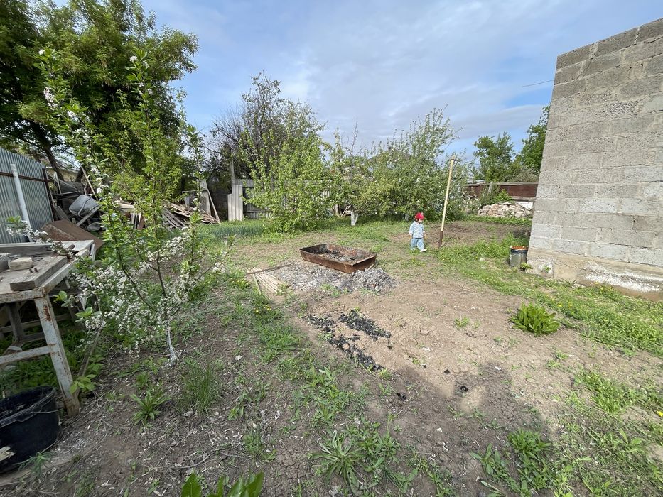 Продам 7 соток в городе — дом + недострой под ваши идеи