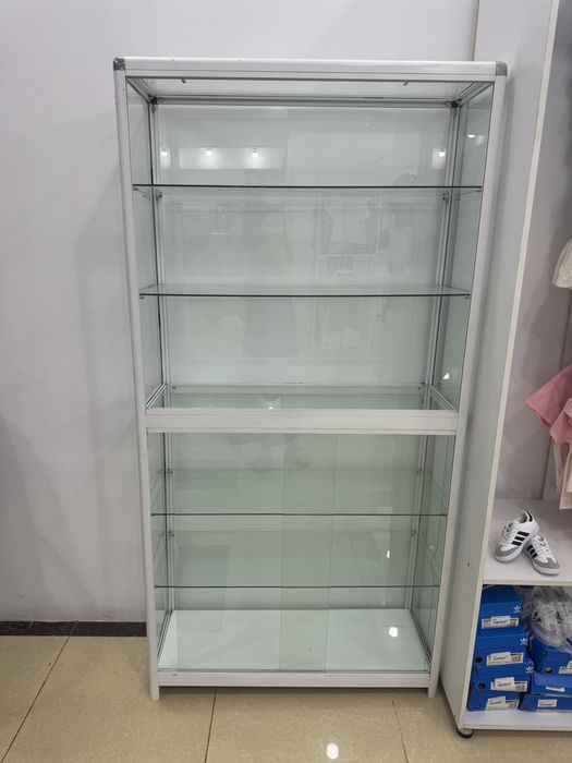 Продается мебель для магазина