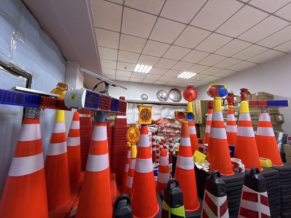 Лампа сигналная предуприждаюшие  мигалка . дорожние знак