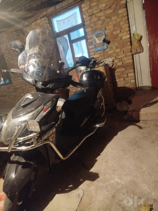 Skuter satiladi norm holatda