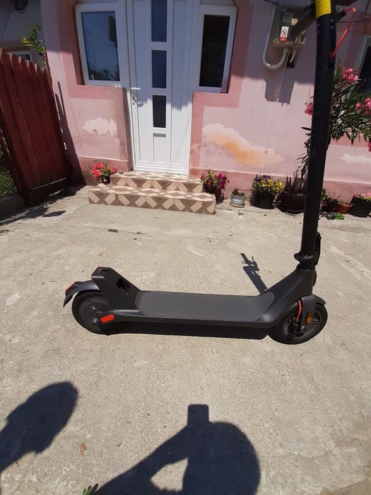 Vand trotineta xiaomi !