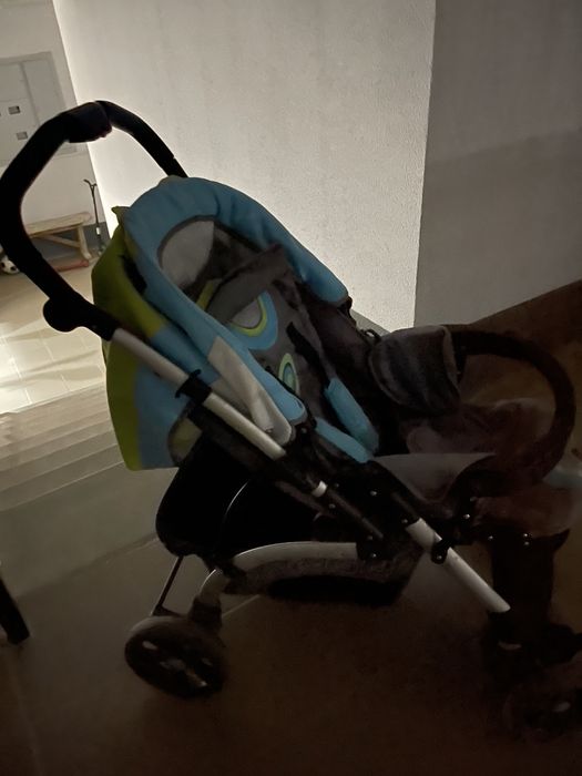 Детская прогулочная коляска