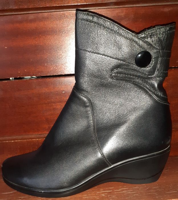 Продам сапоги весна осень.