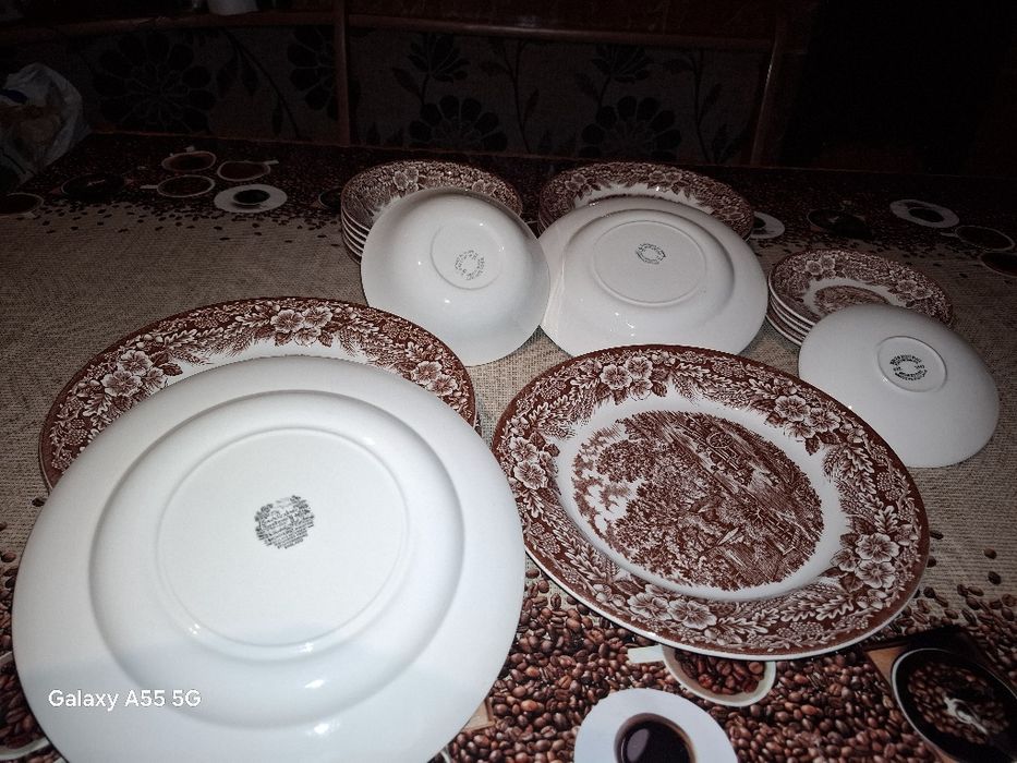 Serviciu masă Englezesc Broadhurst din  Staffordshire  1847  Ironstone si serviciu de masă Vitange Villeroy&Bosch "Fasan Green " 22 piese