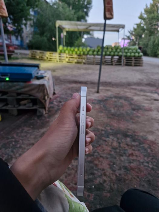 Обменяю iphone 14 на модель выше