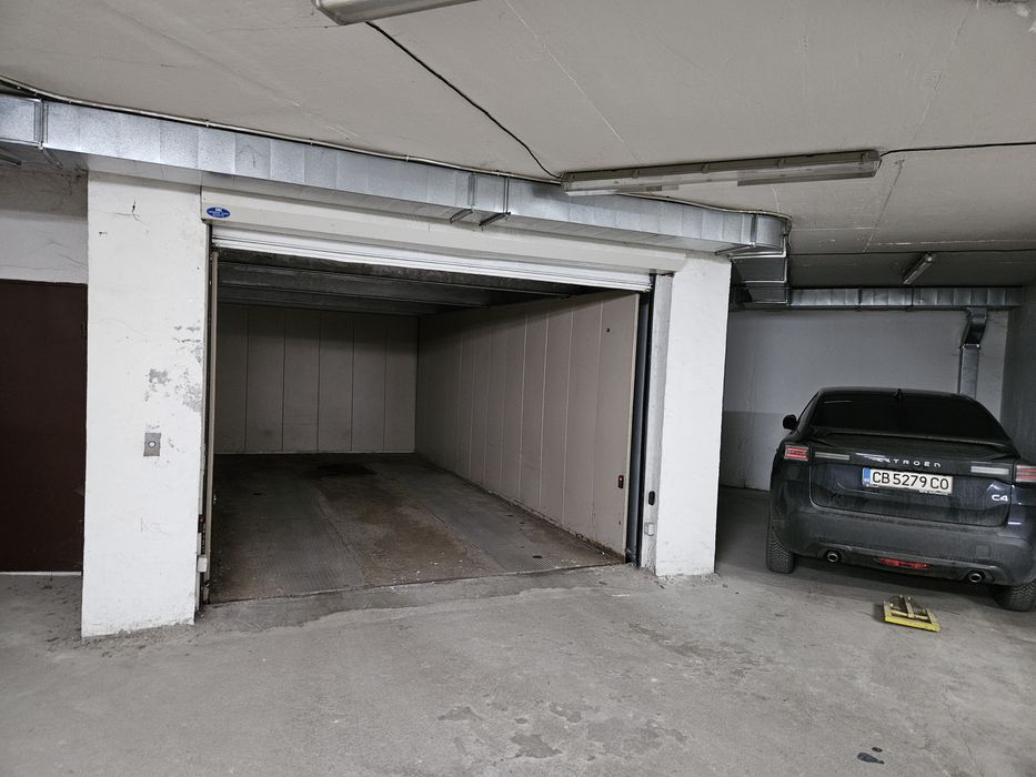 Гараж -паркомясто