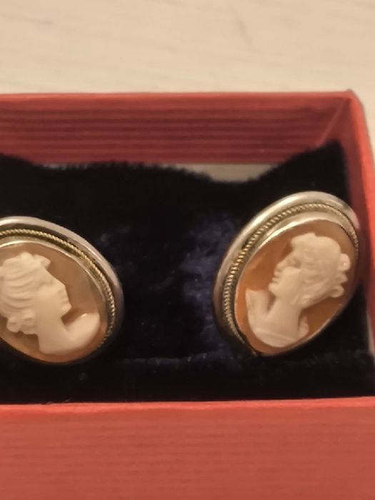 две  обеци за уши са с рамка от сребро 800 камея
