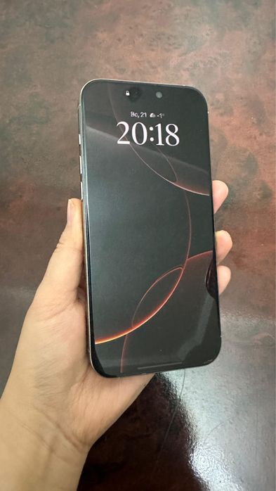 Продаю 16 pro max 256гб цвет серый