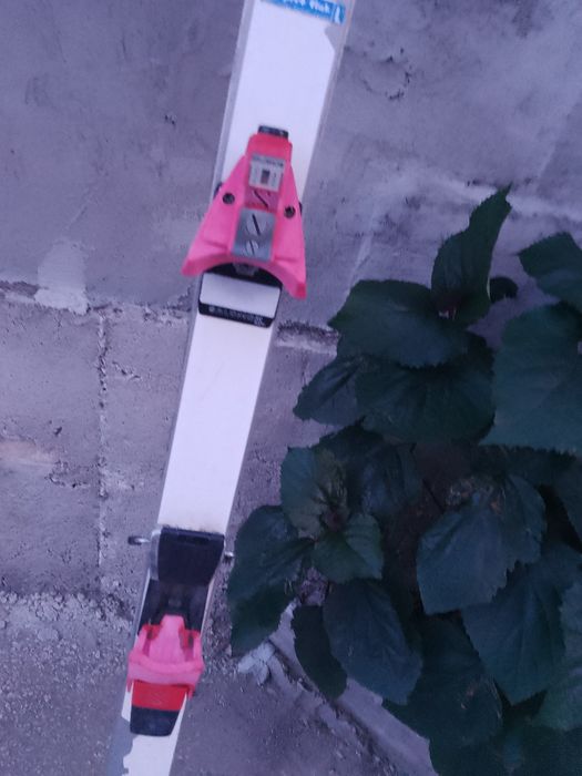 Продавам ски open rosslgnol xp 33