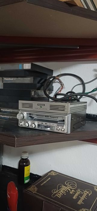 casetofon auto 1978 servisat comenzi lijere sunet excelent de bun