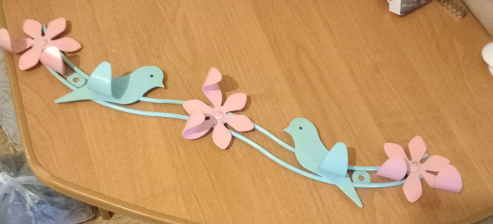 Продам вешалку декоративную