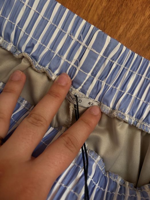 Pantaloni moderni