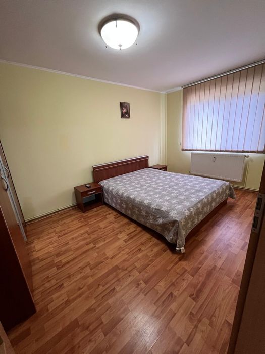 Persoana fizica vând Apartament 2 camere în deva