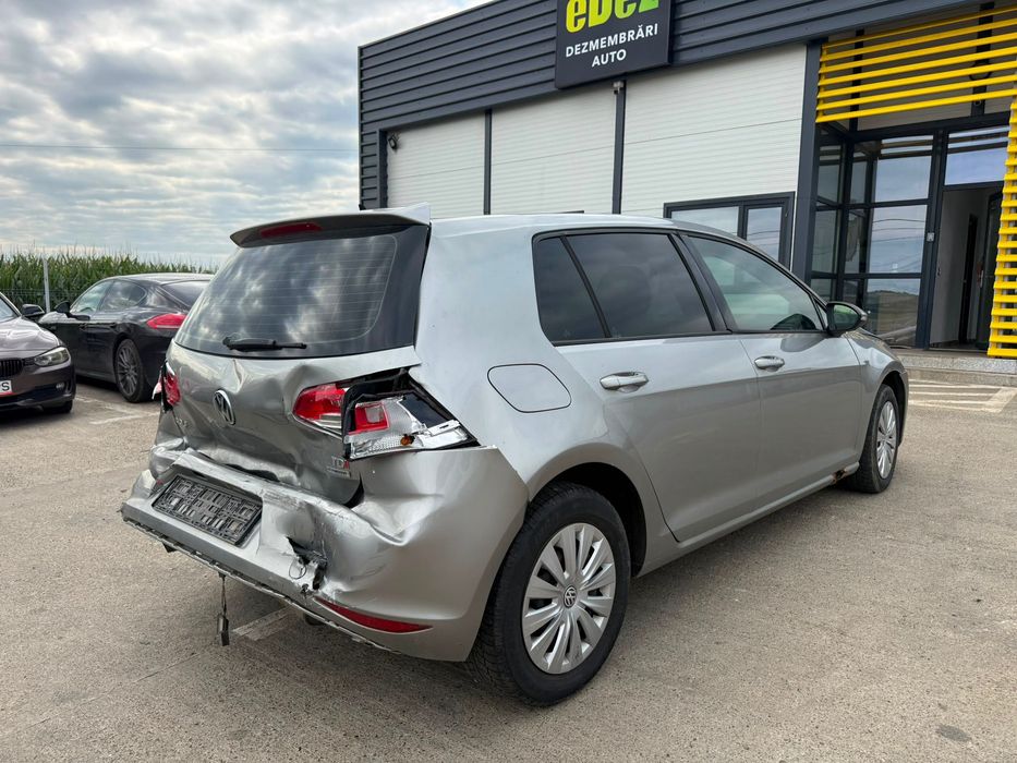 Dezmembrez Vw golf 7 Gri - lb7w hatchback 1.6 tdi CLHA volan stanga