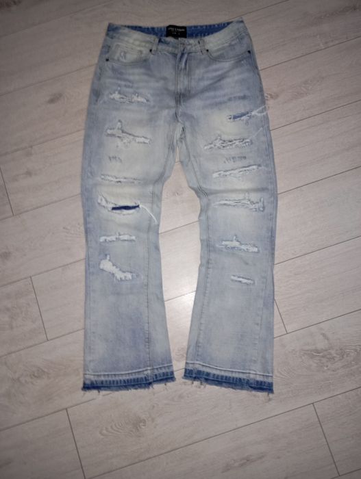 Blugi Flared Supply & Demand