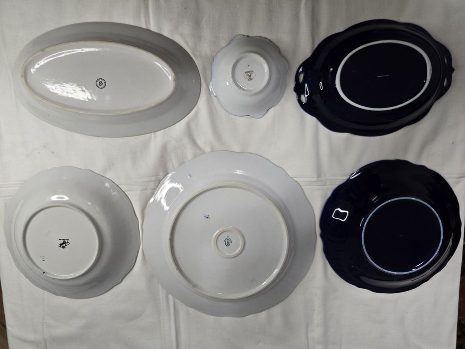 Colecție de platouri decorative din porțelan