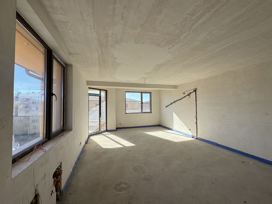 Продава ново съроителство в гр. Казанлук