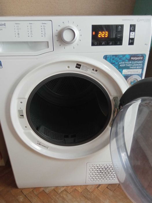 Сушилня Hotpoint Ariston- за 8кг. перфектна
