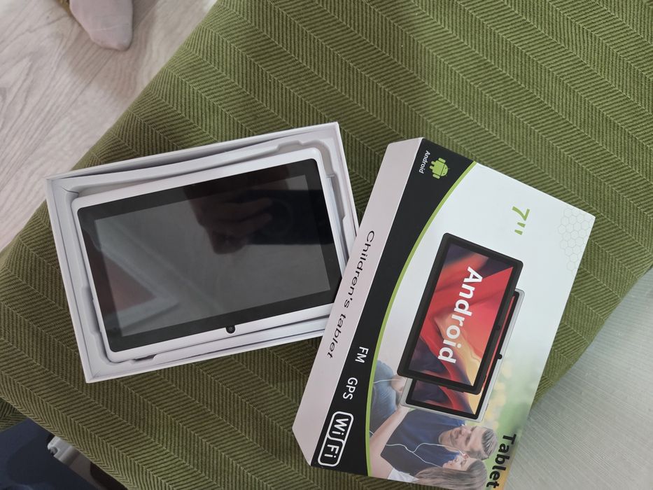 Продам планшет разбит экран