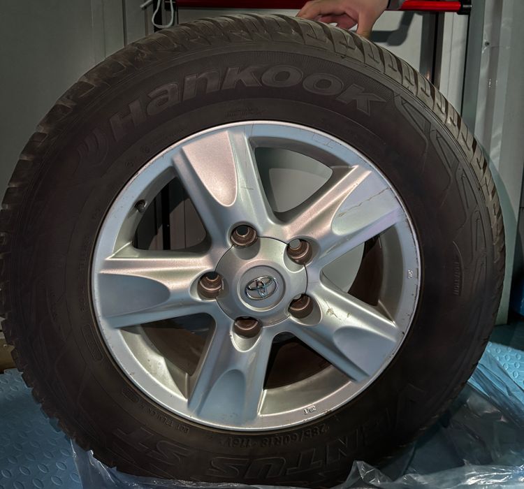 Шины летние с родными дисками крузак 200