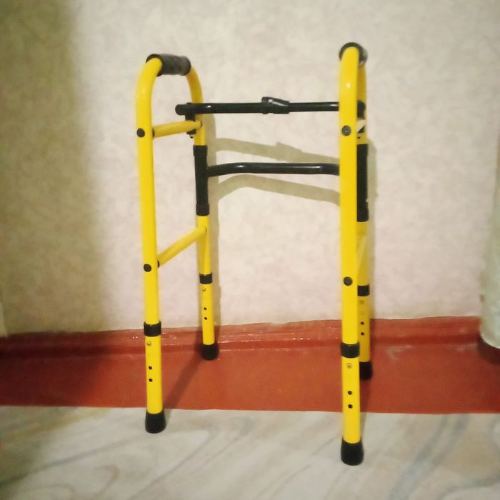 Продам инвалидные ходунки