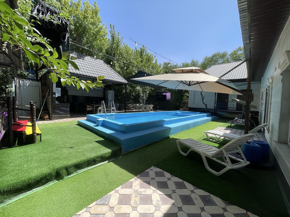 Дача котедж по суточна в городе