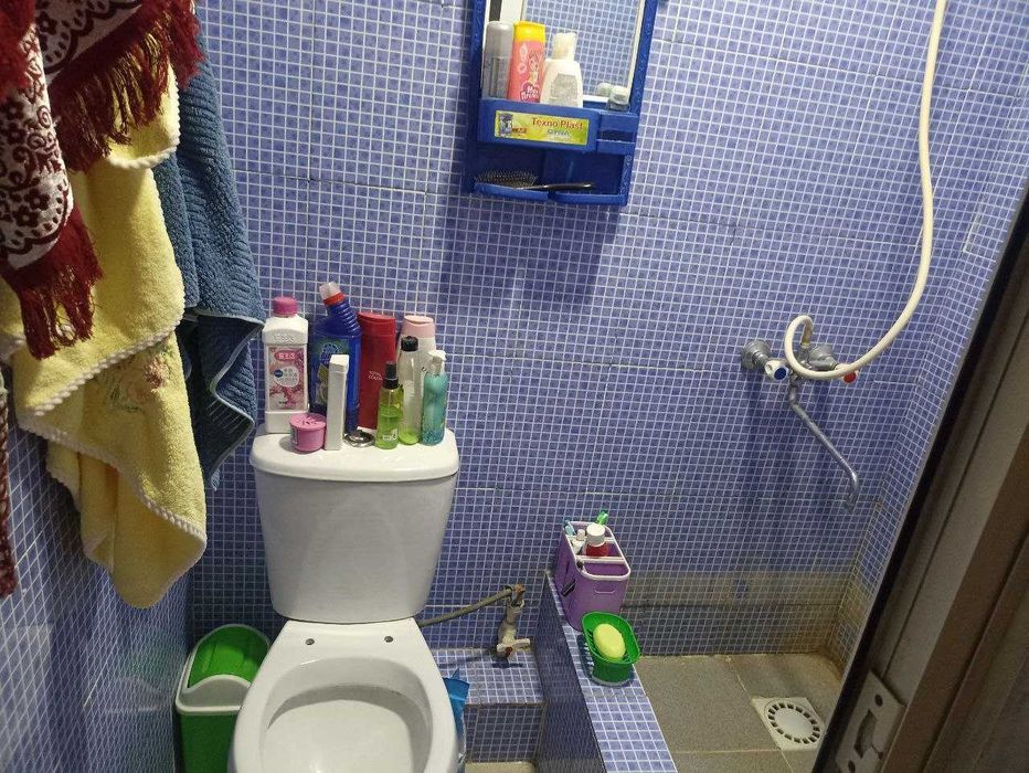 Олмалик шахрида 1 хонали сотилади