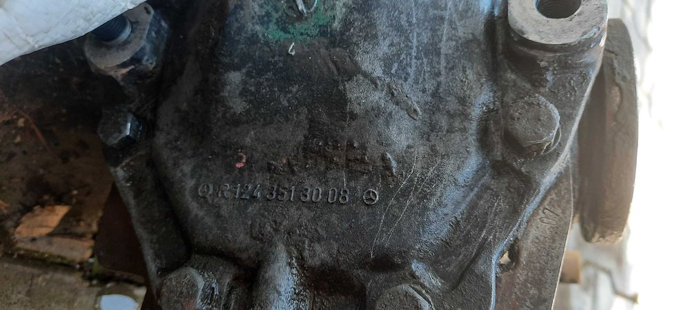 Деференциал Мерцедес 124