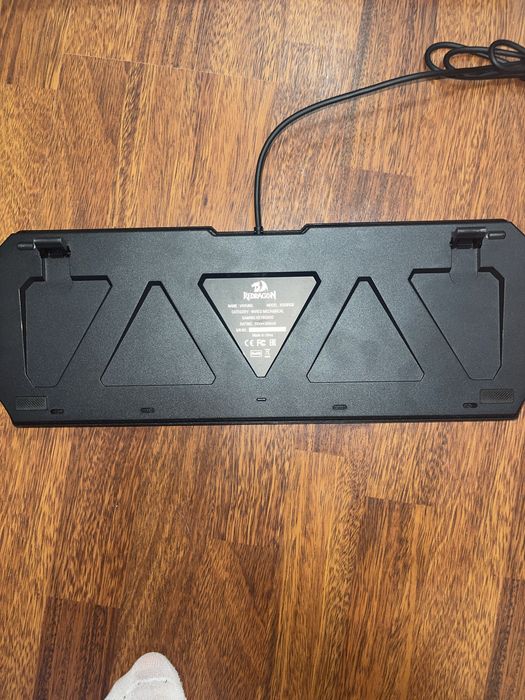 Tastatura Gaming Redragon Varuna RGB 100% prin cablu