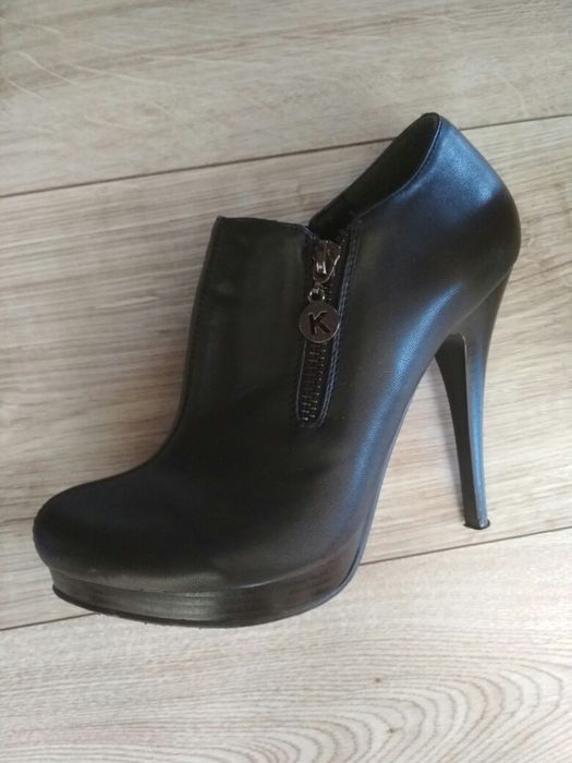 Продаю ботильоны