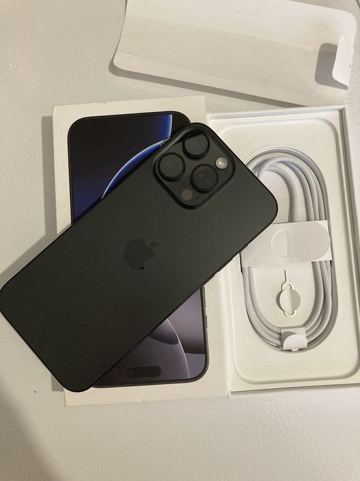 iPhone 16 pro max 100%bateria