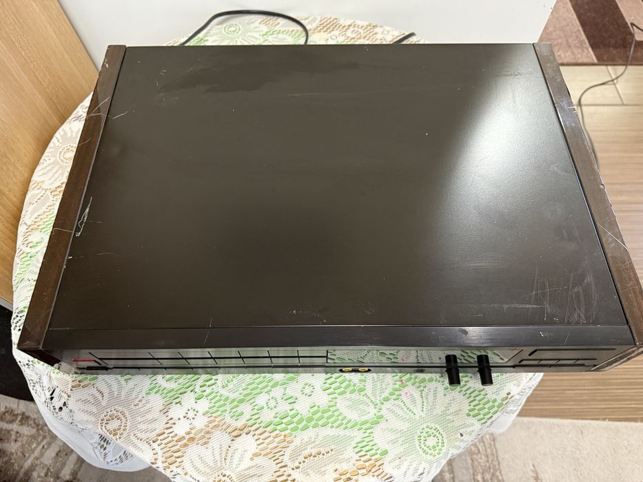 FineArts T-9000 FM Тунер