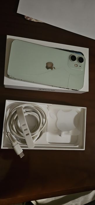 Vand telefon IPhone 12 mini