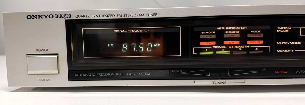 Onkyo Integra T-4250 Tuner Quartz Sistem APR Made in Japan pt Amplificator Stereo
