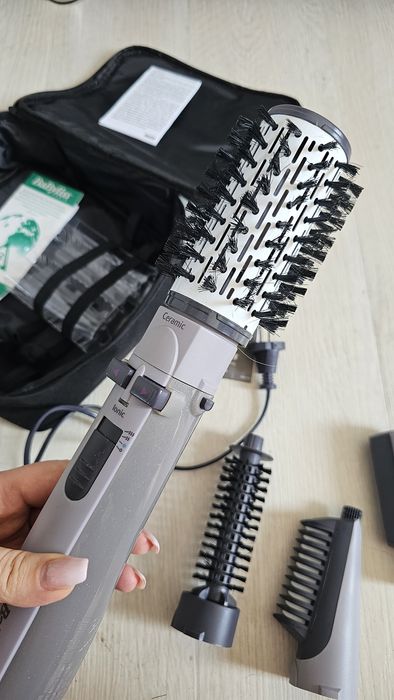 Фен-щетка BaByliss . Крутится.