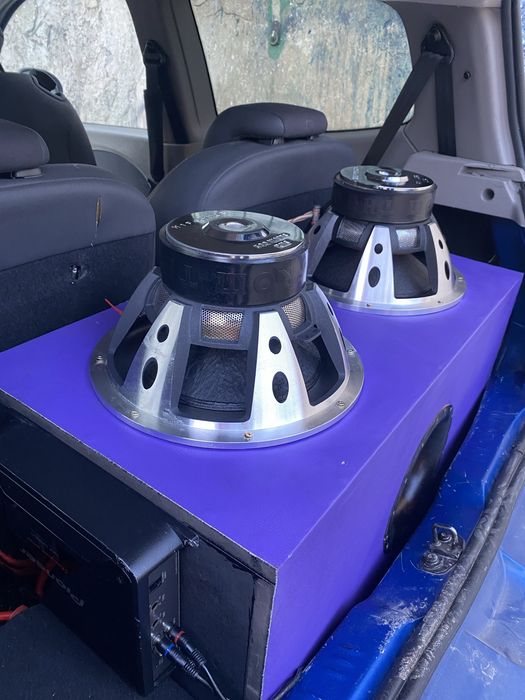 Subwoofer 1000w RMS 2x12 inch Hifonics/statie Pioneer 700w RMS incinta