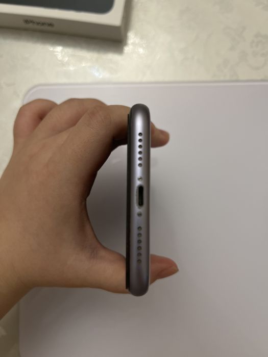 Продам iPhone 11, б/у. 64 гб