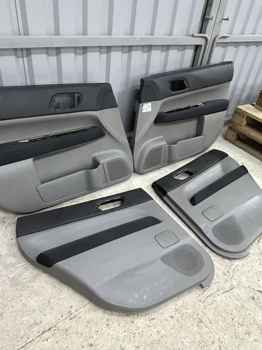 Обшивки дверей Subaru Forester SG