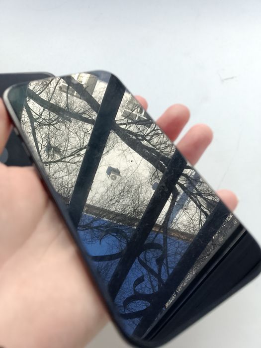 Продам айфон 15.