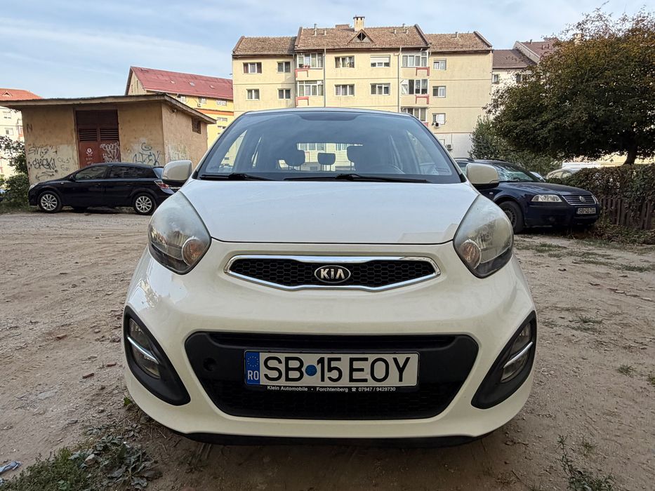 Mașină Kia Picanto 2013