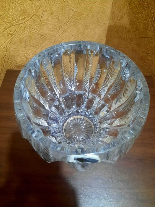 Коллекционные  вазы из серии "Шипы и листья" , "Kvet" Богемия Чех