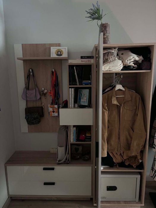 Портманто с шкафове за обувки