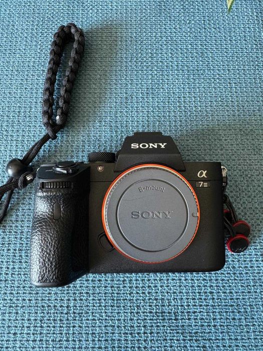 Sony A7 III + Tamron 28-75mm f/2.8 G2 + аксесоари | Пълен комплект