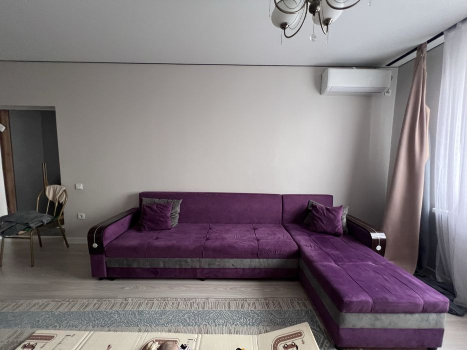 Диван угловой, в хорошем состоянии