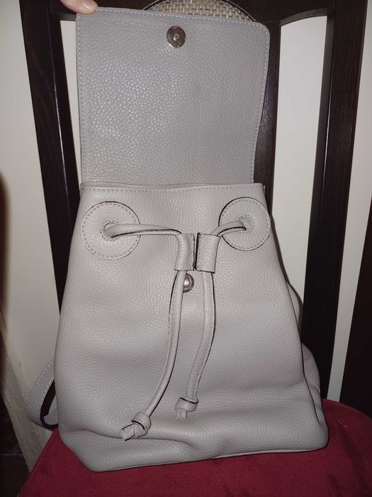 Rucsac Iutta Hawk din piele brodata, gri perla